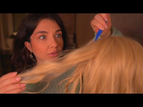 ASMR Tienes algo en el pelo 💇‍♀️ Te AYUDO a QUITARLO | Lonixy ASMR