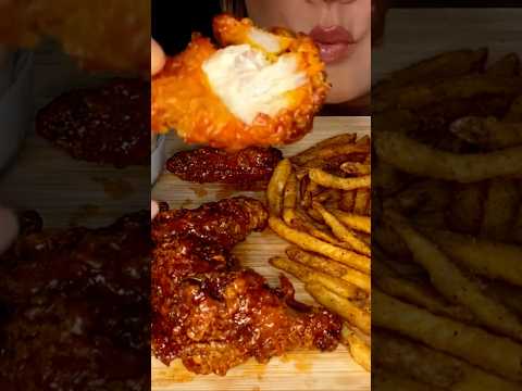 Popeyes fried chicken wings #asmr #chicken #food #shorts