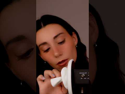 ASMR Roleplay 🩵 Limpieza de orejas & Susurros Relajantes 💤 #shorts #short #asmr