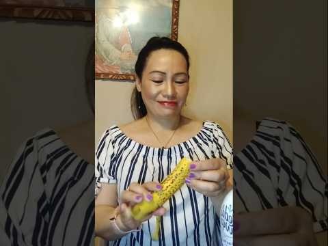 HOW I EAT BANANA #mukbang #eatingshow #mukbanginternational #shortsfeed #asmr #asmrsounds #banana