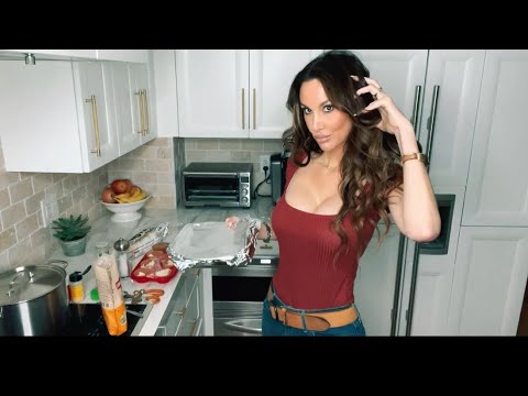 ASMR/ I’m Your Nightmare Date To Thanksgiving Dinner #Brat