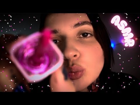 ASMR CASEIRINHO ~ TE MAQUIANDO (sons relaxantes + sussurros + tappings ) 