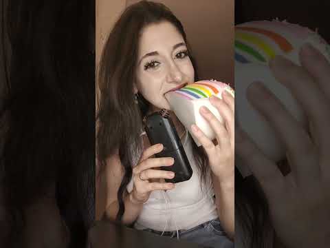 ASMR | Mangio Una Torta Squishy | Eating Squishy Cake |  #asmr #whispering #mouthsounds