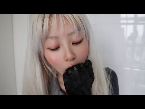 Fingers mouth sounds VS Gloves mouth sounds