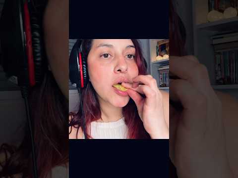 EXTRA CRUNCHY 🍟🍋 #asmr #eating #eat #asmreating #asmrcommunity #visualtingle #relax