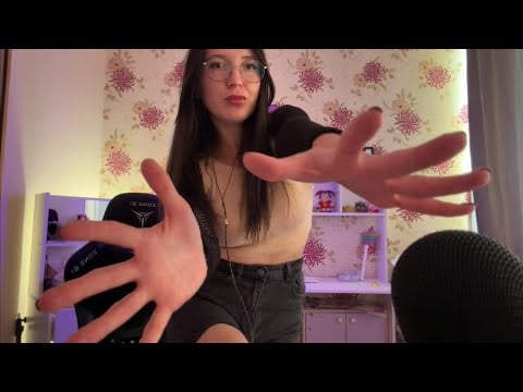 АСМР скретчинг по одежде, по шортикам, по топу 🤪 asmr fabric scratching 🩶