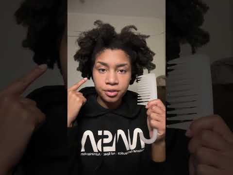 ASMR - EyeLid & Ear combing
