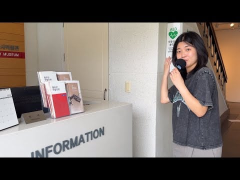 ASMR AT UNIVERSITY MUSEUM 🏫🎓 500+ tapping, scratching 