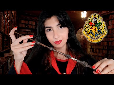 ASMR Te recebendo em Hogwarts!