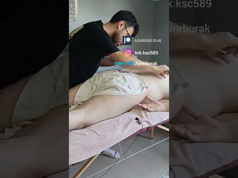 A massage that eliminates all back muscle pain. #satisfying #relaxing #asmr #shorts #massage