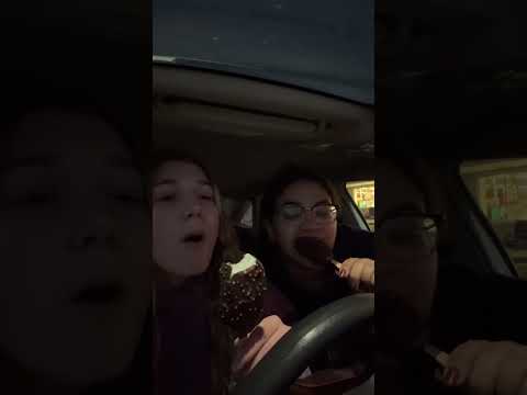 #fastasmr #swagsquad #tingles #triggersforsleep #visualtingle #relax #icecream #asmrmukbangeating