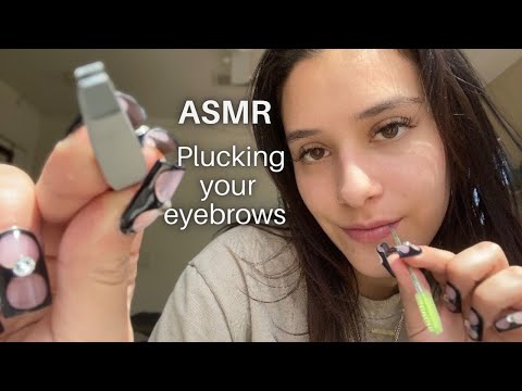 ASMR| Plucking & Brushing your eyebrows (Spoolie nibbling)