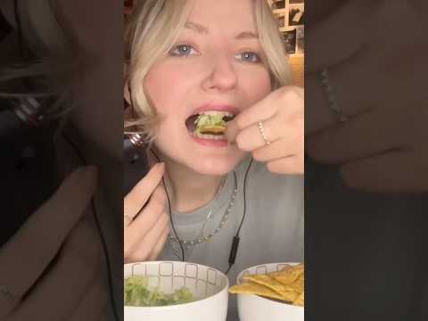 ASMR | eating greed goddess salat with tortilla chips #asmr #sleep #relax #mukbang #eatingsounds