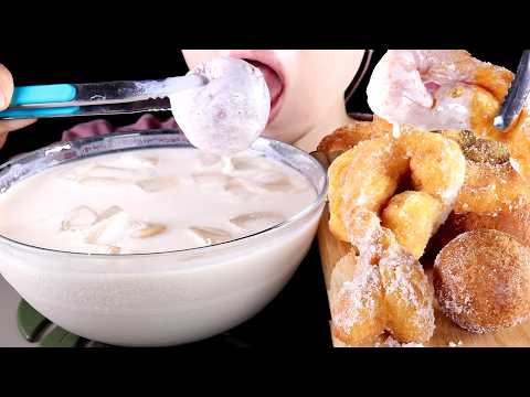 ASMR Twisted Donuts (Kkwabaegi), Sweet Rice(Chapssal) Donuts with Soy Milk (Kongmul) Mukbang