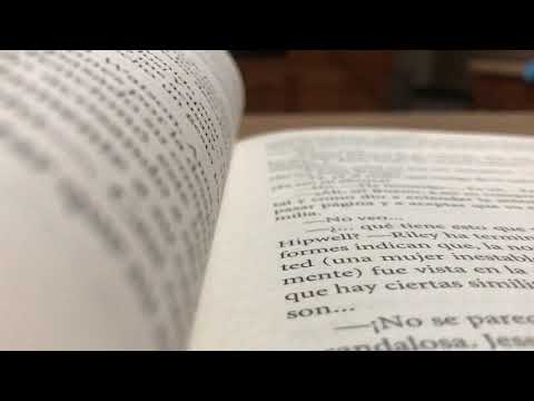 ASMR Español [Spanish ASMR]: (8) Lectura susurrada La Chica del Tren [Upclose whispered reading]