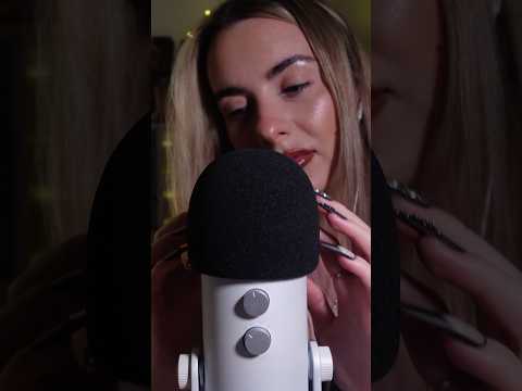 ASMR foam or bare mic scratching? 💅🏻💗 #asmrscratching #asmrtriggers