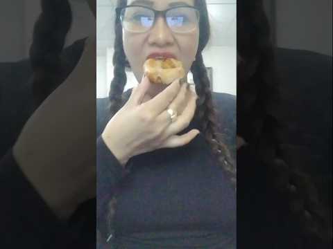 ONE TIME BITE CINNAMON #everyone #food #shortsfeed #onebite #mukbang #bigmouth #crazylady