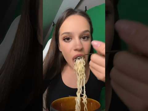 Такий ам ням #asmr #асмр #асмреда #asmrfood #asmreating #eatingasmr