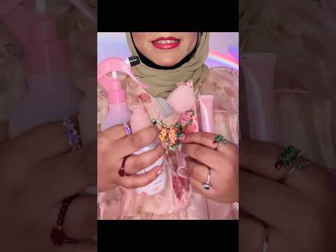 Whimsical hijabie does your hairstyle ASMR #asmrhairplay #asmrhairbrushing