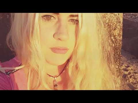 The kiss 💋 ASMR RE-Upload