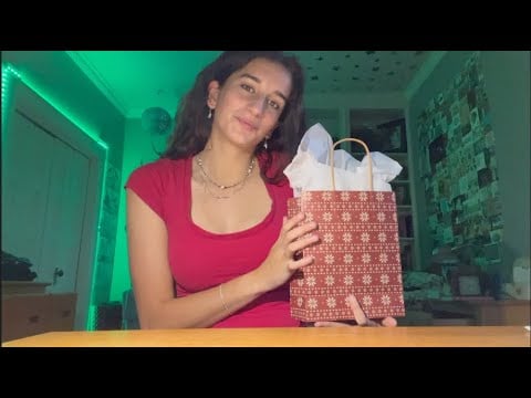 Lofi ASMR w/ Wrapped Christmas Gifts 💚❤️