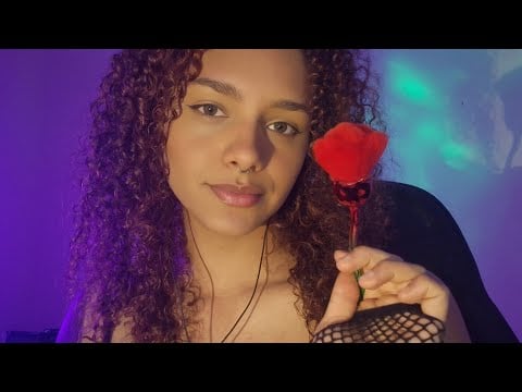 ASMR • Sussurando seu nome + pincel na tela e Sons de boca 💕🫦