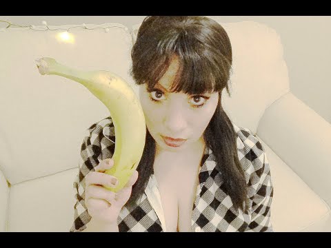 BANANA EATING🍌