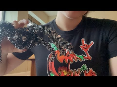 Asmr scratching your face ! +halloween triggers 