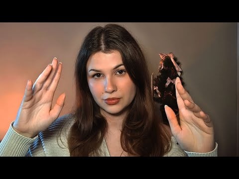 ASMR FR I Face touching, massage, pinceau et peigne en rose quartz pour s'endormir! (chuchotements)