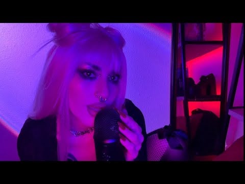 Soft Spoken Mouth Sounds & Gentle Kisses ASMR (Spanish)