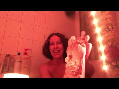 ASMR bathtub feet hang out