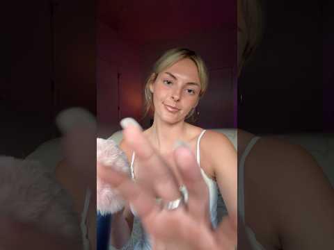 No talking, Mic scratching & hand movements