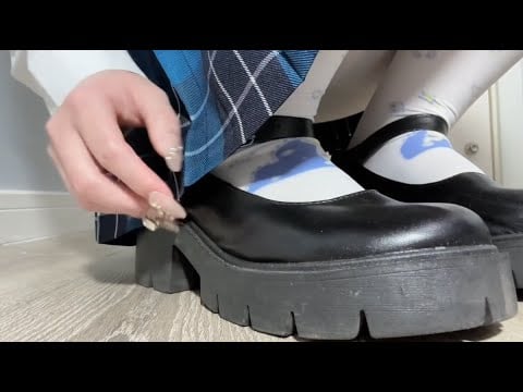 ASMR School Shoes Sounds on Mic 👣 | Taping & Crushing | Relaxing & Sleep | ASMR by Chinese Girl