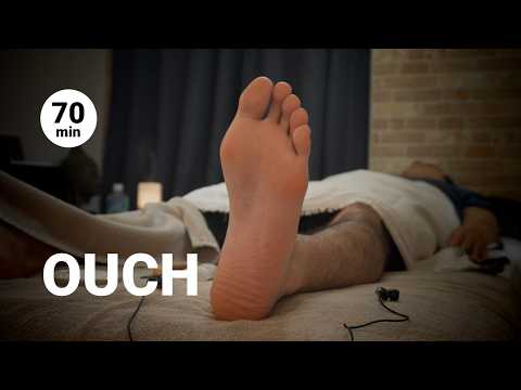 OUCH 足つぼ | 静かにOUCH 筋トレに励む会社員 | 胃腸ケア | 夏バテ | 20代男性