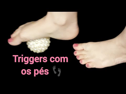 ASMR 🦶 Esmagando objetos com os pés