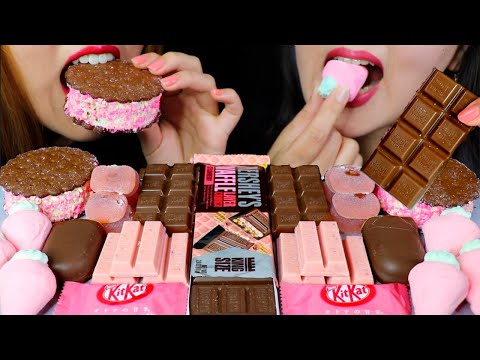 ASMR STRAWBERRY CHOCO MOCHI, ICE CREAM, MARSHMALLOW, KITKAT, HERSHEY'S CHOCOLATE 먹방 | Kim&Liz ASMR