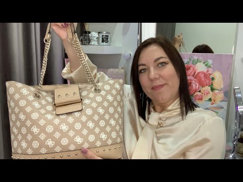 ASMR What's in my purse/ ЧТО В МОЕЙ СУМКЕ GUESS/ТИХИЙ ГОЛОС РЕЛАКС Таппинг Звук пластика Триггеры