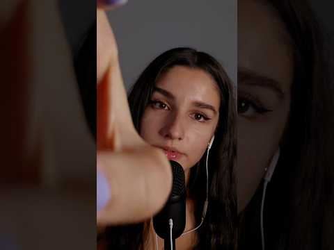ASMR Gum Chewing Sounds & Intense Visual Triggers #asmrshorts #visualtriggersasmr #asmrtingles