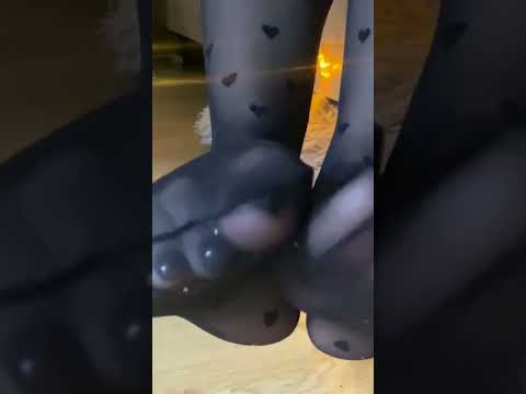 #relax #visualtingle #massage #shoes #shorts #feet #solo #asmr #asmrsounds