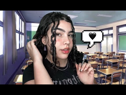 ASMR POV: Você Sentou Atrás da Garota Popular no PRIMEIRO DIA DE AULA 💬