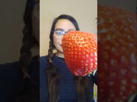 ONE TIME BITE STRAWBERRY WITH YOGURT #everyone #mukbang #shortsfeed #strawberry #fruit #eating