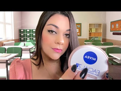 ASMR POV: AQUELA AMIGA QUE AMA CUIDAR DE VOCÊ NA SALA DE AULA