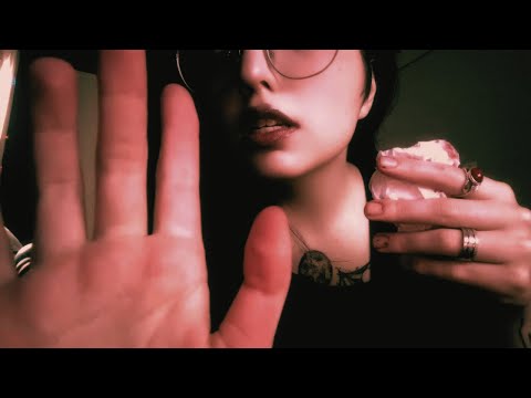 ASMR | VAMPIRA CUIDANDO DE VOCÊ