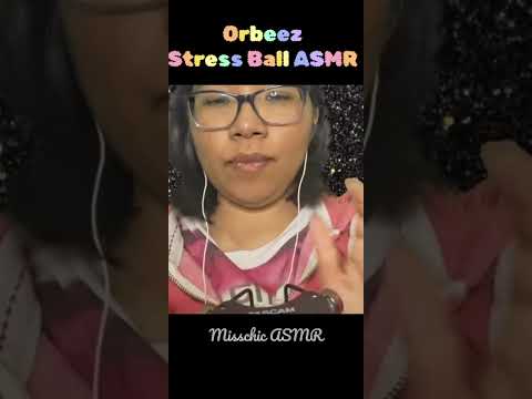 ASMR SQUEEZING SQUISHY BALL ON MIC 🫧🧡 #brainmelting #asmrintense #fastandagressiveasmr #asmrshorts
