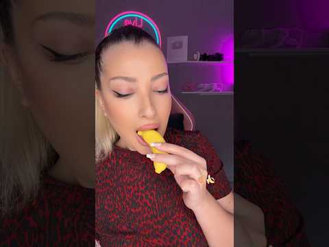 Çıtır meyve dondurması deniyoruz 🍌 🍓 #mukbang #shorts #asmr #eating #food #dondurma #icecream ￼