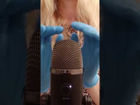 blue gloves