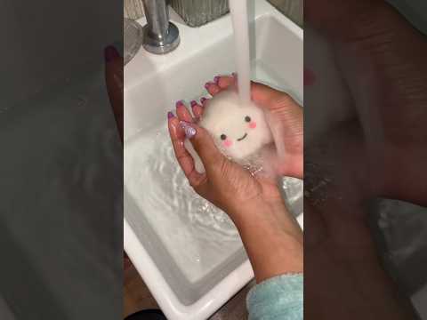 Lavando a ☁️ com muito som de agua e espuma 💦#asmr #relxing #asmrvideo #asmrcommunity #asmrsleep