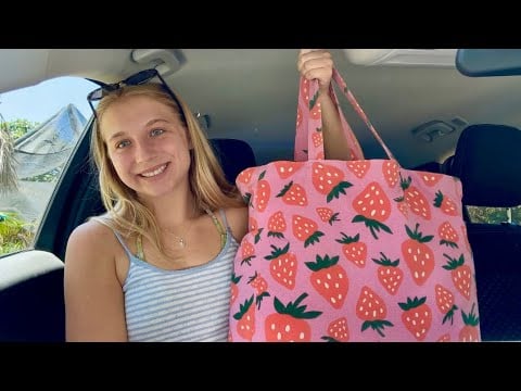 ASMR: What's in my Beach Bag? 😗🏖️