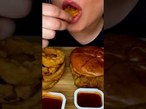 Extremely Crunchy Popeyes Onion Rings #shorts #asmr