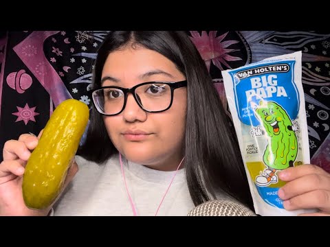 ASMR ~ EATING A PICKLE *MOUTH & EATING SOUNDS* 👄